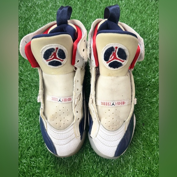Jordan Jumpman Two Trey
USA (GS) Size 5Y - Picture 10 of 10